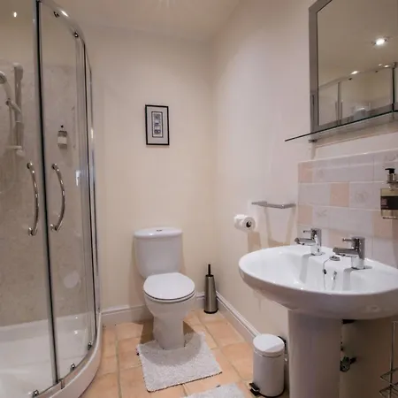 1 Bed In Bedale Oc-g0094 بيت للعطل *